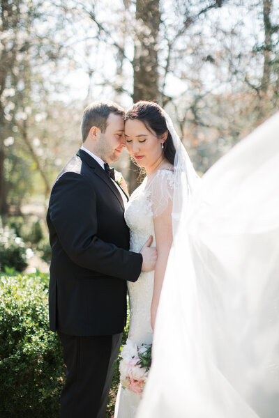 Couple at the Dixon Gardens in Memphis, TN