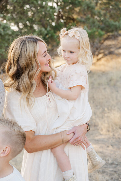 Extended family photo session | Rexburg Family Photographer | Family Reunion in Idaho | Big Family Photoshoot