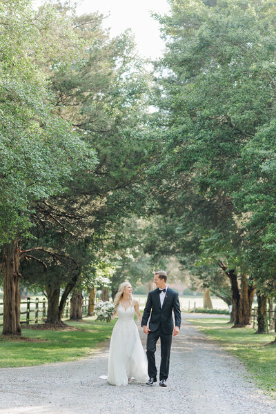 newlyweds forehead to forehead