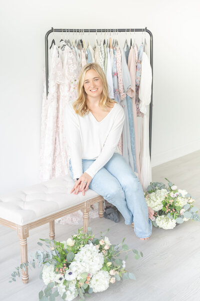 raleigh maternity photographer with wardrobe and flowers
