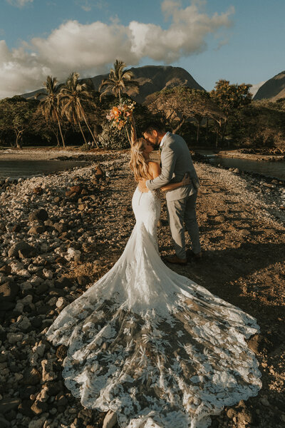 Caitlin-Grace-PhotographyMaui-Destination-Wedding-Elopement-PhotographerEmma-Vince34