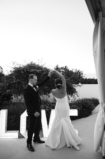 bella-luce-by-michelle-andrea-new-england-photographer-wedding-yost-family-cocktail-hour-56