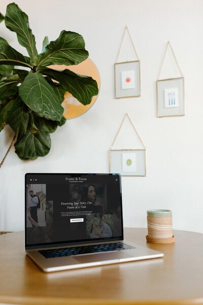 lyss-lane-design-website-laptop