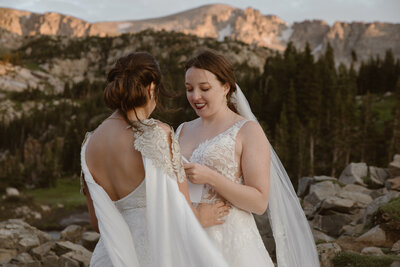 brides reading vows