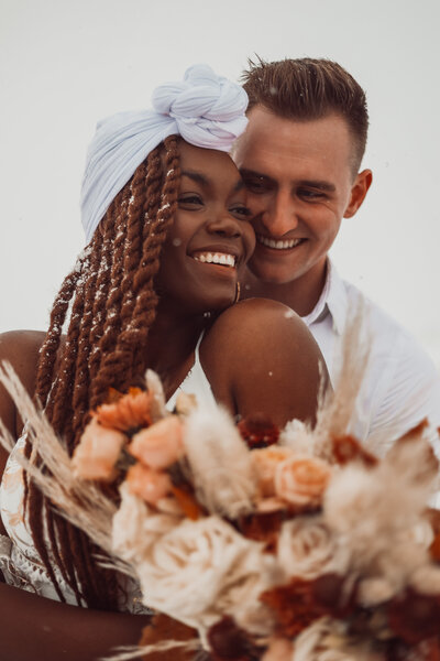 Elopement in Southern Utah sand dunes