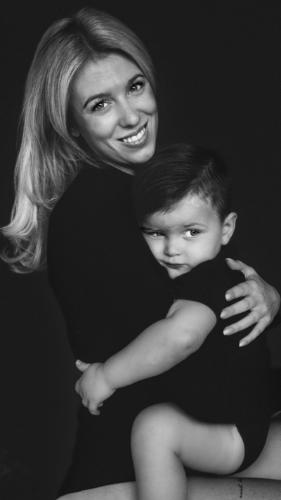 Tijdens een maternity shoot in West-Vlaanderen leg ik de zwangerschap op zijn puurste vorm vast. Dit alleen als koppel. Je partner kan later aan de shoot bijvoegen.