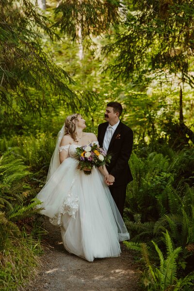 PNW Elopement photographer