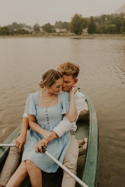 Autumn elopement in the foothills of Boise, Idaho shot by Meghann Jesstine Photography