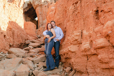 engagement photos among red rocks