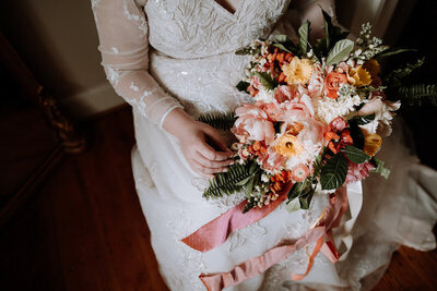Stone-Manor-Country-Club-MD-wedding-florist-Sweet-Blossoms-bridal-bouquet-Earth-Mark-Photography