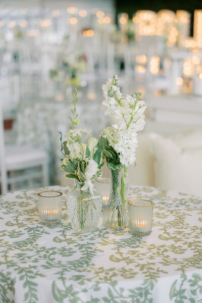 Alabama wedding photographer based in Tuscaloosa, Alabama. Wedding day captured at University Club and Bryant Denny Stadium