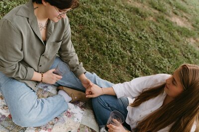 picnic couples photos