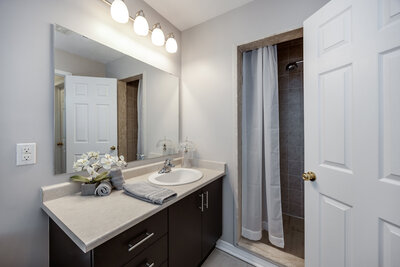 51 Lobb ensuite (1)