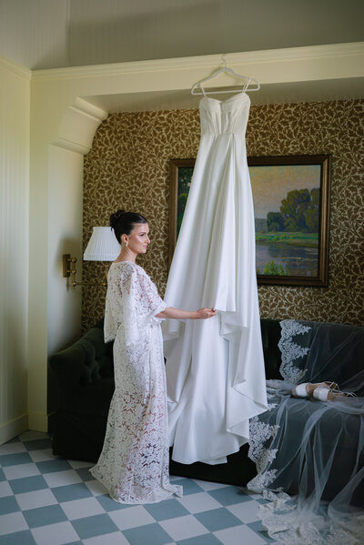 Romantic fine art wedding photographer for chic couples