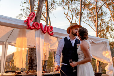 wedding couple kissing