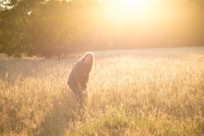 Portret van Dyan in natuurlijk licht, professioneel en toegankelijk