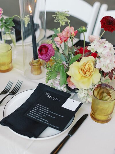 Modern reception table planned by Bianca Nichole and Co