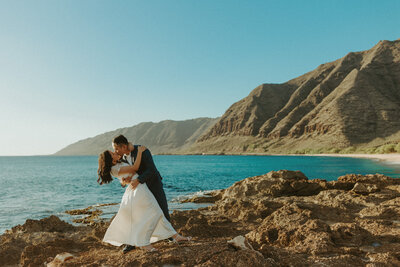 bride and groom getting married in kauai hawaii