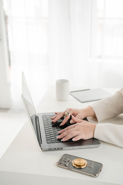 certified-functional-hormone-specialist-ashe-typing