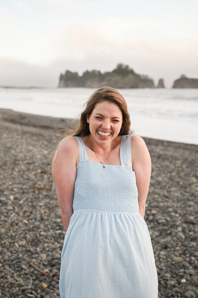 light and airy PNW photography modern maternity photography located in PNW washington port angeles Kacy Beck
