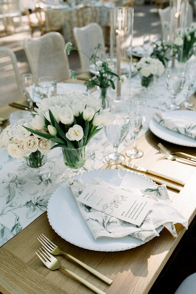 White and Green Wedding Table