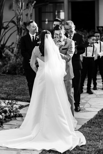 bride and mom getting ready in los angeles hotel