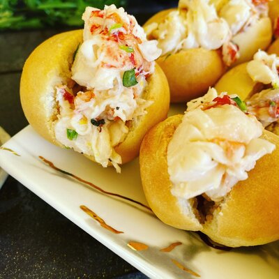 lobster roll close up