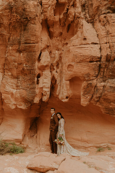 Elopement photos in valley of the fire state park