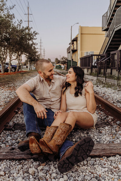 central-florida-sunset-engagement