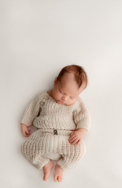 Fort Collins maternity photos featuring a serene outdoor lakeside location