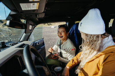 Couple eloping in Iceland with 4x4