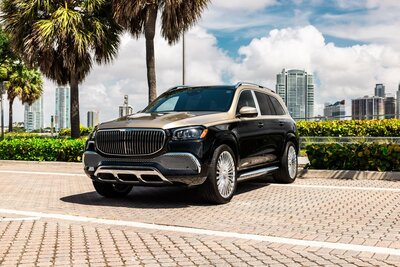 mercedes-maybach-gls-600-kalahari-gold-black-for-rent-in-miami-004
