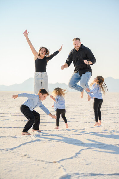 UT family photos in lavender field with little kids