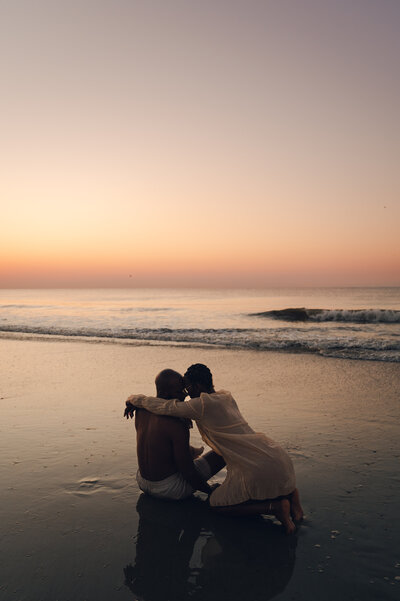 Couples photos in the tide in Honolulu