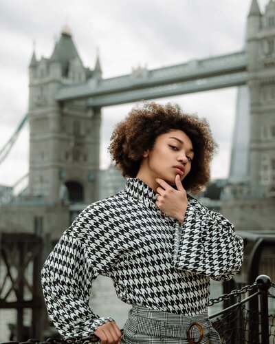 London street fashion photography at Tower Bridge 9712