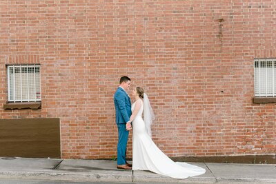 Charlotte-Wedding-Photographer-North-Carolina-Bright-and-Airy-Alyssa-Frost-Photography-Terrace-at-Cedar-Hill-Uptown-1