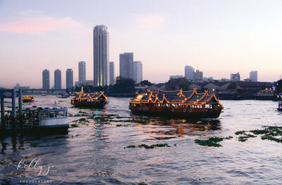 a riverboat in Bankok Thailand destination wedding