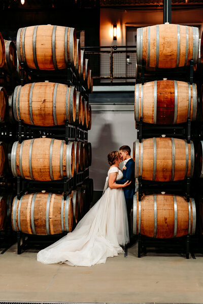 central ohio wedding brides kiss in brew dog brewery in columbus ohio