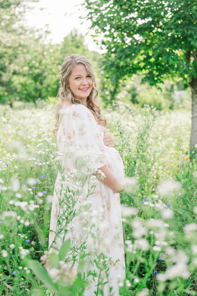 Kentucky couple dancing at their wedding reception