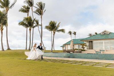 bride and groom saying vows at wedding in arizona