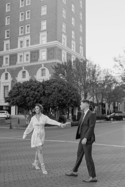 south-carolina-engagement-session-downtown-greenville-city-couples-photos-morgan-augusta-images-54