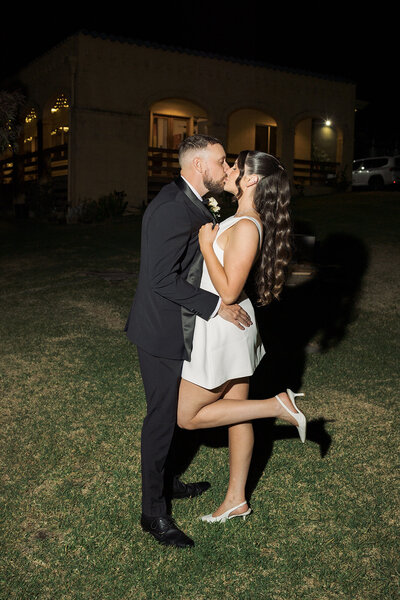 bride and groom kiss on wedding day in adelaide
