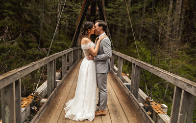 ExpeLet Everest Portraits create breathtaking memories on your wedding day. Our bridge photography in Western Washington captures the essence of romance and adventure that you'll cherish forever.rience the joy and natural beauty of your wedding day with Everest Portraits, your premier choice for riverside wedding photography in Western Washington. Relive the laughter and love with stunning backdrops.