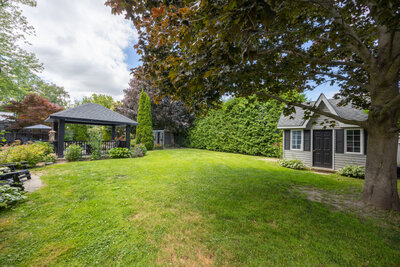 10 Brownsville yard (2)