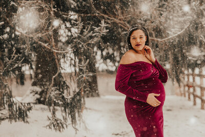 Maternity session at sunset at Valley Garden Park in Wilmington Delaware
