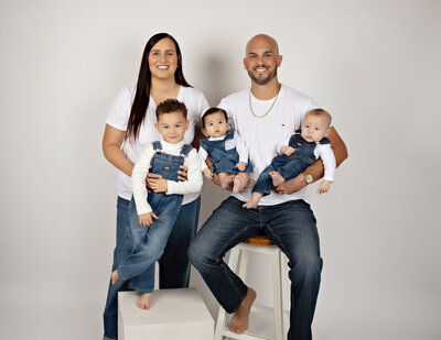 familygraduateseniornewbornboyseniorgraduateheadshotsfamilynewborngirlfirstbirthdayportraiturephotographystudioportraitsnewborngirlboyfamilyEvaMaganaPhotographychildphotographer (13 of 5)