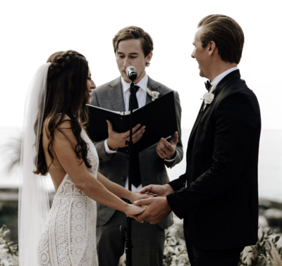15 Essential Wedding Officiant Speech Quotes