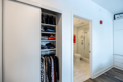 427-50 Lakebreeze primary closets (3)