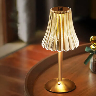 GrazeCo_HireCatalogue_Gold-Vintage-Style-Lamp