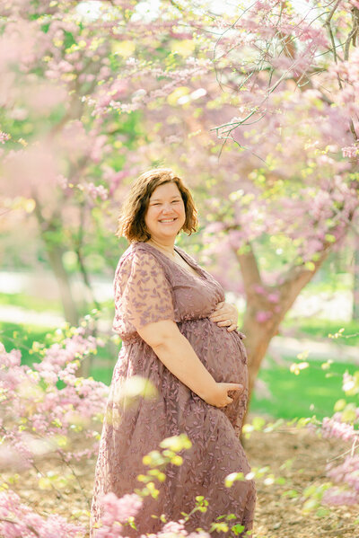 Chicago maternity portraits with redbud flowers by Chicago family photographer Kristen Hazelton